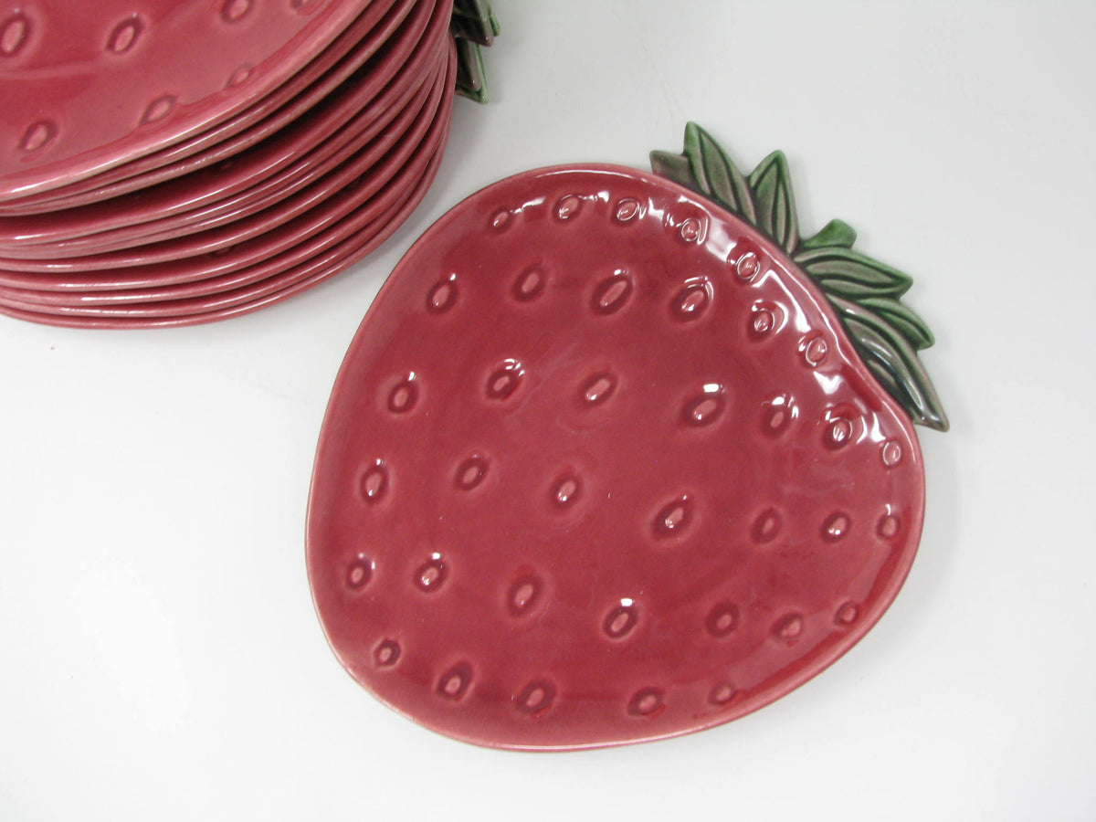 Vintage Cemar California Pottery Strawberry Salad Plates 12 Pieces vintage-cemar-california-pottery-strawberry-salad-plates-12-pieces