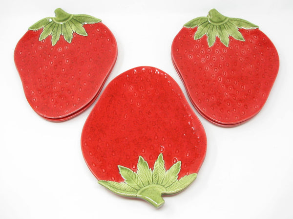 Vintage Hand-Painted Strawberry Shaped Ceramic Dinner Plates - 6 Pieces