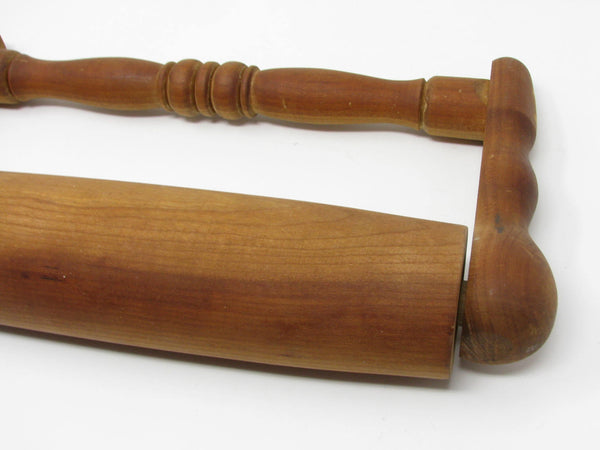 Vintage Pennsylvania Dutch Draal-Hus Rolling Pin