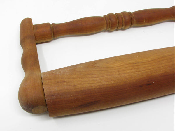 Vintage Pennsylvania Dutch Draal-Hus Rolling Pin