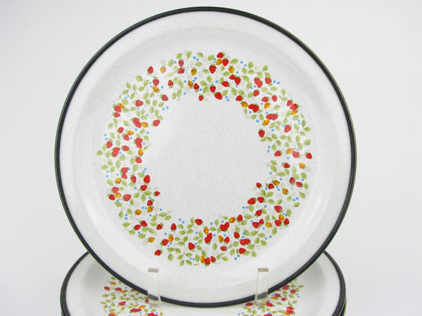 Vintage Villager Carlsberry Stoneware Dinner Plates with Strawberries Made in Japan - 8 Pieces