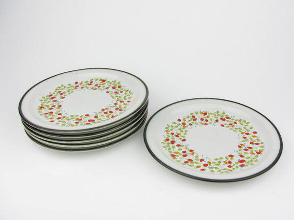 Vintage Villager Carlsberry Stoneware Salad Plates with Strawberries Made in Japan - 6 Pieces