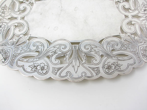 edgebrookhouse - Vintage Wallace Silverplate Footed Trivet 7311