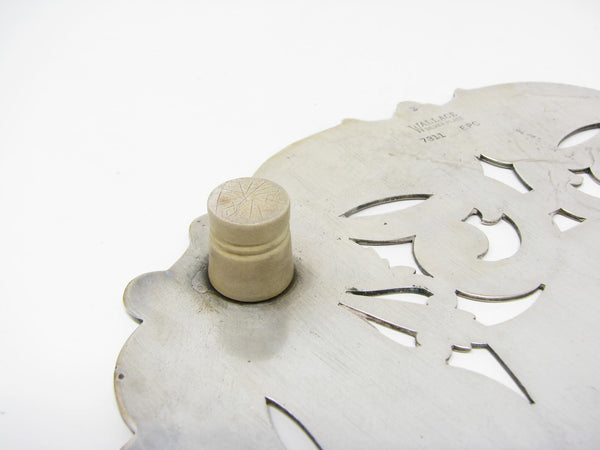 edgebrookhouse - Vintage Wallace Silverplate Footed Trivet 7311