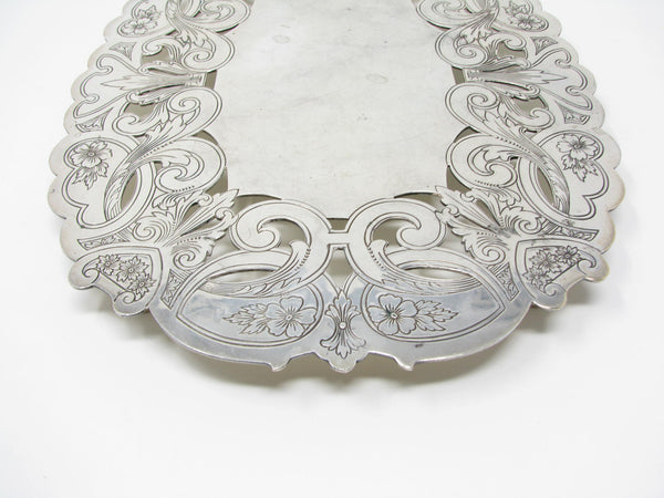 edgebrookhouse - Vintage Wallace Silverplate Footed Trivet 7311