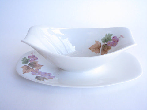 edgebrookhouse - 1960s Impromptu by Iroquois Ben Seibel Grapes Gravy Boat with Attached Underplate