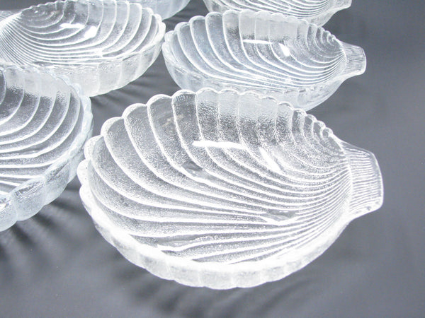 edgebrookhouse - Vintage 1970s Clear Textured Glass Clam Shell Footed Bowls Serving Set by Anchor Hocking - 7 Pieces