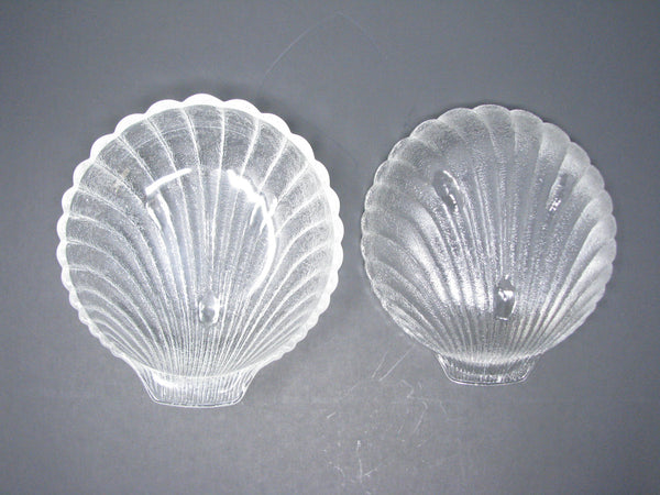 edgebrookhouse - Vintage 1970s Clear Textured Glass Clam Shell Footed Bowls Serving Set by Anchor Hocking - 7 Pieces