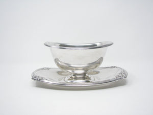 edgebrookhouse - Vintage 1950s Roger Bros. Daffodil Silverplate Gravy Boat with Attached Underplate