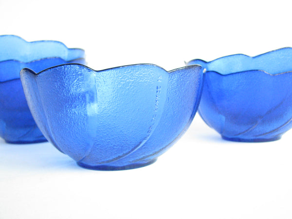edgebrookhouse - Vintage Arcoroc France Cobalt Blue Glass Scalloped Bowl Set - 7 pieces