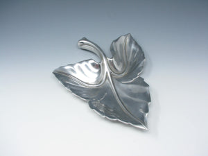 edgebrookhouse - Vintage Bruce Fox for Wilton Cast Aluminum Leaf Shaped Tray