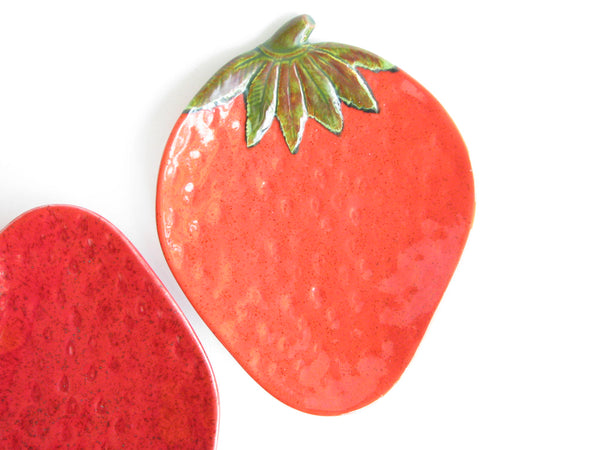 edgebrookhouse - Vintage Collection of Ceramic Strawberry Shaped Plates - 4 Pieces