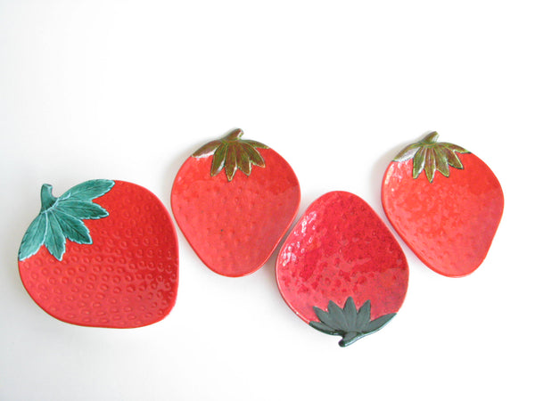 edgebrookhouse - Vintage Collection of Ceramic Strawberry Shaped Plates - 4 Pieces