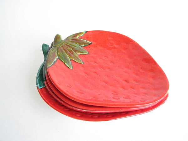 edgebrookhouse - Vintage Collection of Ceramic Strawberry Shaped Plates - 4 Pieces