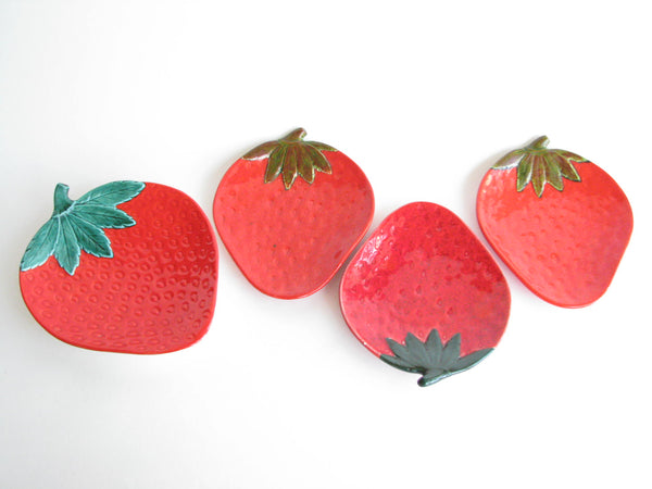 edgebrookhouse - Vintage Collection of Ceramic Strawberry Shaped Plates - 4 Pieces