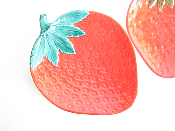 edgebrookhouse - Vintage Collection of Ceramic Strawberry Shaped Plates - 4 Pieces