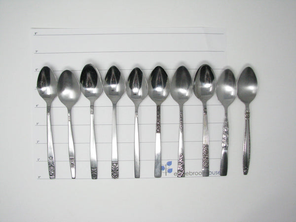 edgebrookhouse - Vintage Floral Mix Match Stainless Steel Silverware Flatware Set B – 12 Place Settings Plus