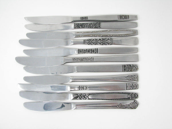 edgebrookhouse - Vintage Floral Mix Match Stainless Steel Silverware Flatware Set B – 12 Place Settings Plus