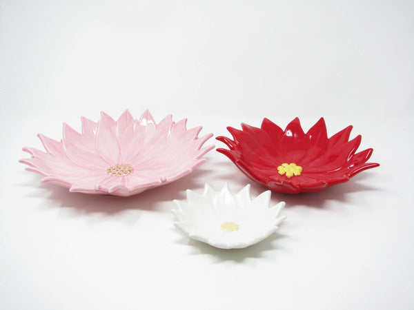 edgebrookhouse - Vintage Hand-Painted Atlantic Mold Poinsettia Nesting Decorative Dishes - 3 Pieces