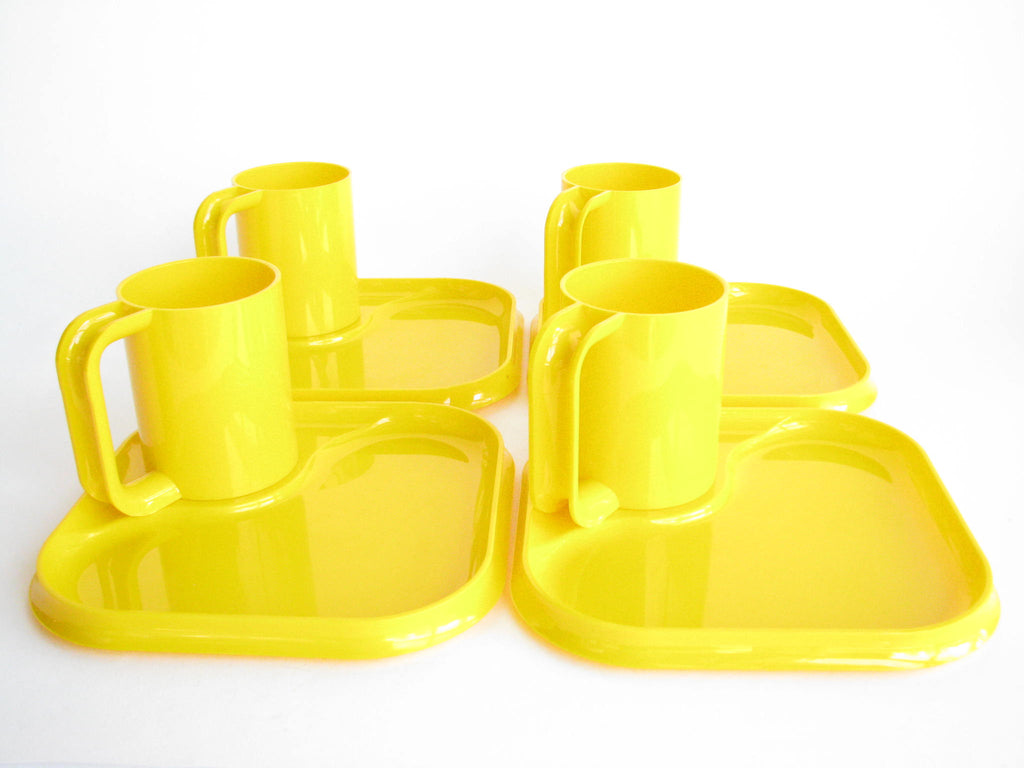 INGRID イングリッド社 スナックセット 新品 トレイ&マグ ヴィンテージ Vintage Ingrid Chicago Yellow Melmac Snack Plates with Cups - Set