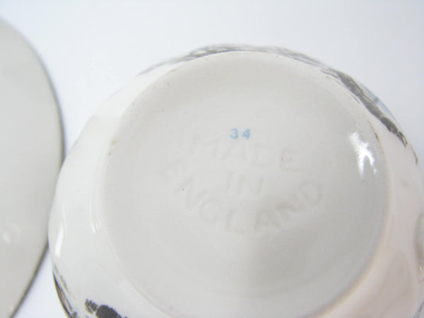 edgebrookhouse - Vintage Johnson Brothers Friendly Village Cups & Saucers England - 12 Pieces - 2 Available