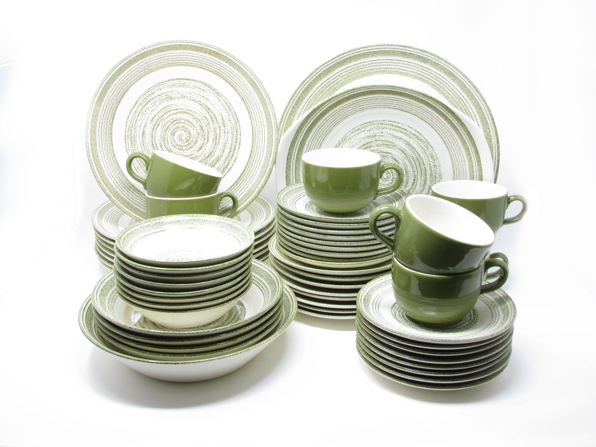 edgebrookhouse - Vintage Max Schonfeld El Verde Dinnerware Set with Green Concentric Circle Design - 55 Pieces