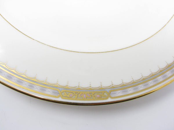 edgebrookhouse - Vintage Mikasa Sheraton Ivory Dinner Plates plus Chop Plate with Gold Trim - 9 Pieces