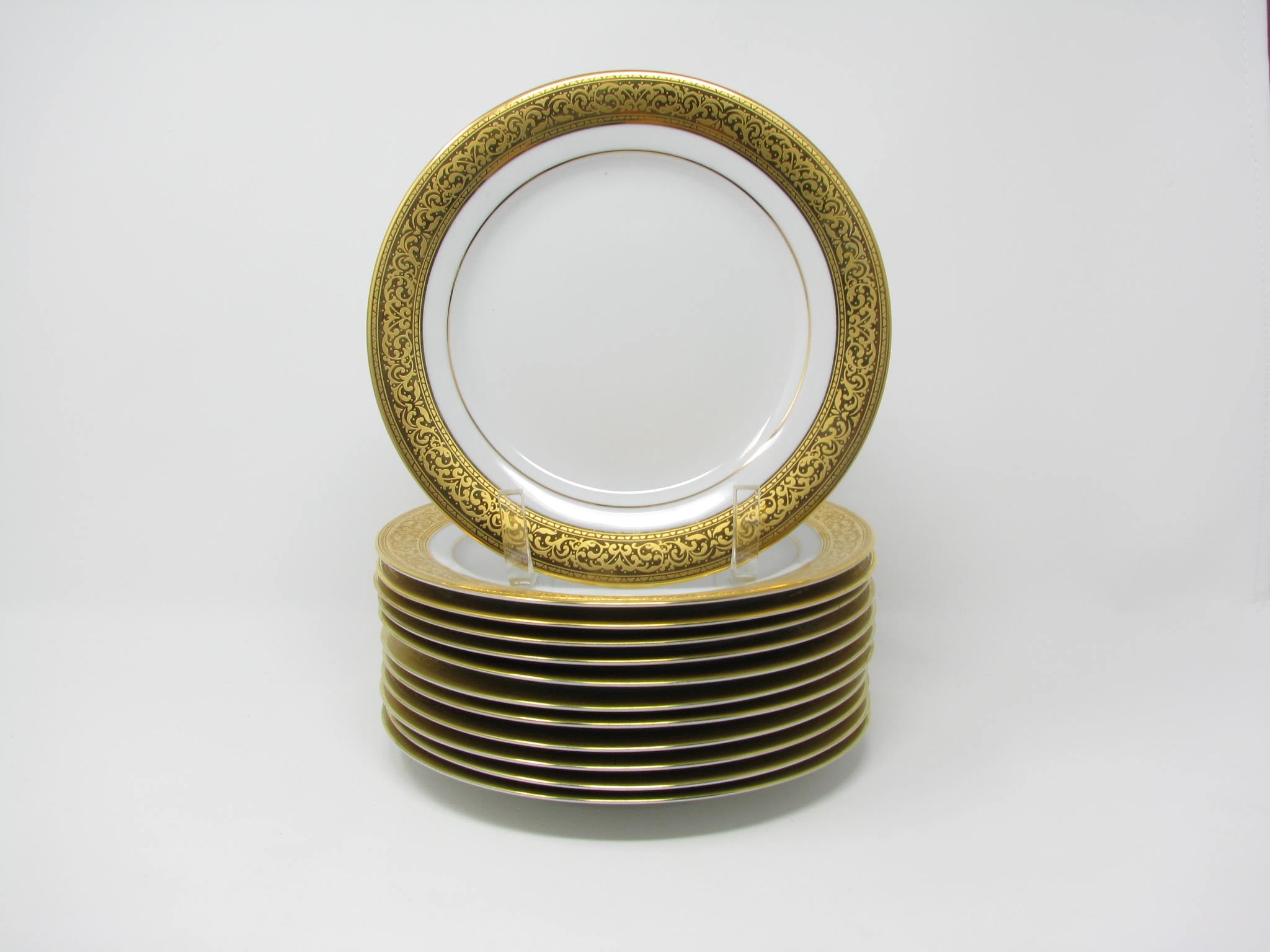 新品 英国製 ..AXMINSTER古典ディナープレート 新品 英国製 ROYALDOULTON..AXMINSTER古典ディナープレート