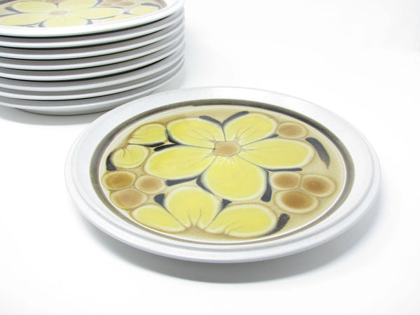 edgebrookhouse - Vintage Noritake Tahiti Stoneware Dinner Plates with Yellow Flowers - 7 Pieces