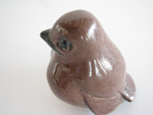 edgebrookhouse - Vintage Pigeon Forge Pottery Bird Sparrow Figurine Signed with Glossy Glaze