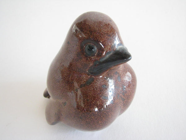 edgebrookhouse - Vintage Pigeon Forge Pottery Bird Sparrow Figurine Signed with Glossy Glaze