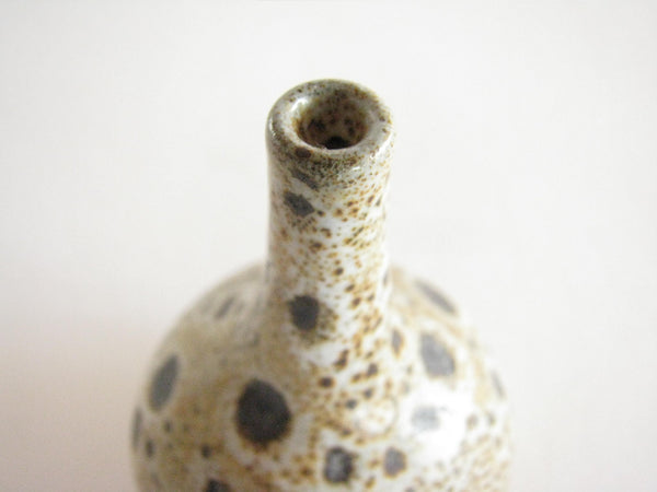 edgebrookhouse - Vintage Pigeon Forge Pottery Petite Beige Brown Spotted Vase Signed Betty Smelcer