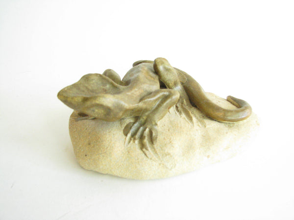 edgebrookhouse - Vintage Pottery Art Lifelike Figurine of Lizard on Stone