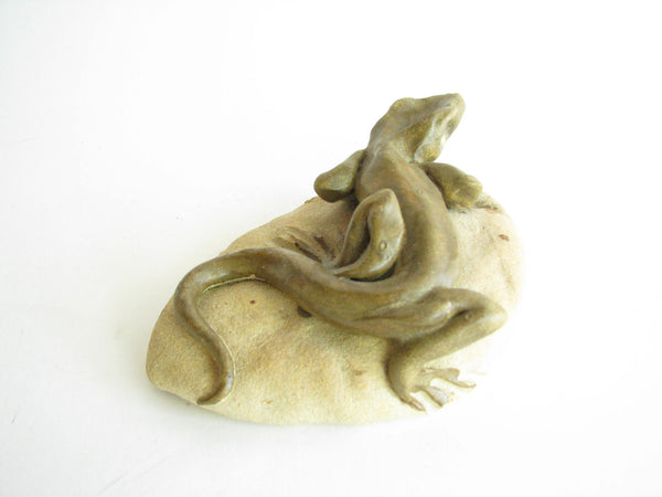 edgebrookhouse - Vintage Pottery Art Lifelike Figurine of Lizard on Stone
