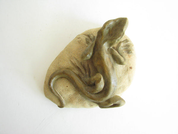 edgebrookhouse - Vintage Pottery Art Lifelike Figurine of Lizard on Stone