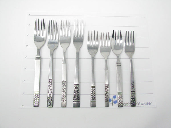 edgebrookhouse - Vintage Scroll Mix Match Stainless Steel Silverware Flatware Set A – 12 Place Settings Plus