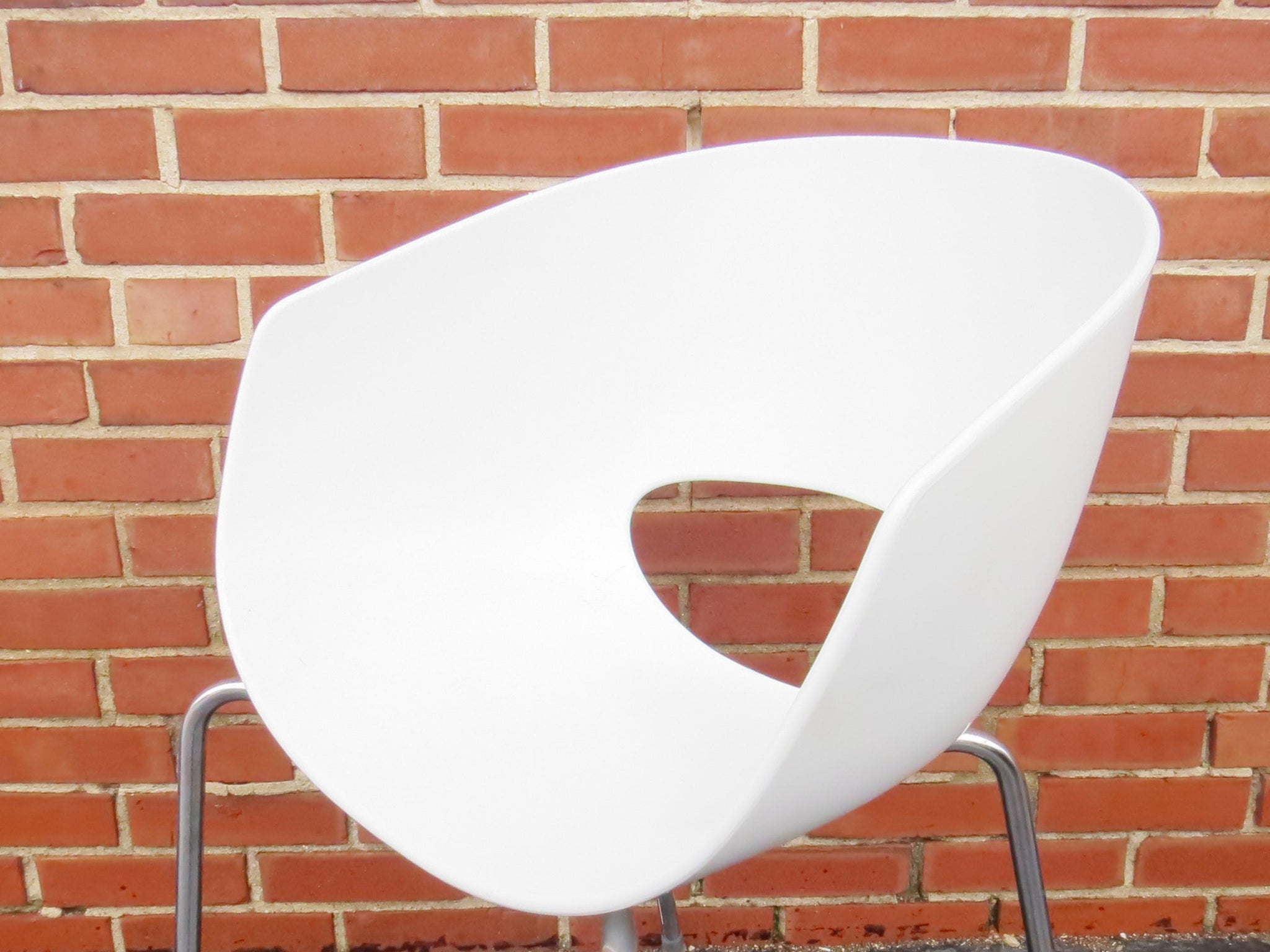 Vintage Sintesi of Italy Retro Orbit Large White Chair