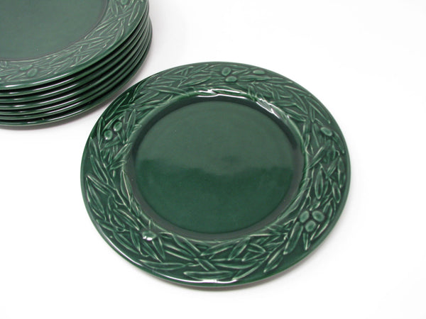 edgebrookhouse - Vintage Varages France Dark Green Dinner Plates with Foliage and Berries - 8 Pieces