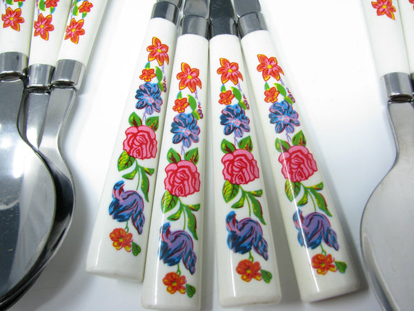edgebrookhouse - Vintage White with Red & Pink Floral Plastic Handle Flatware - Service for 8 - 50 Pieces