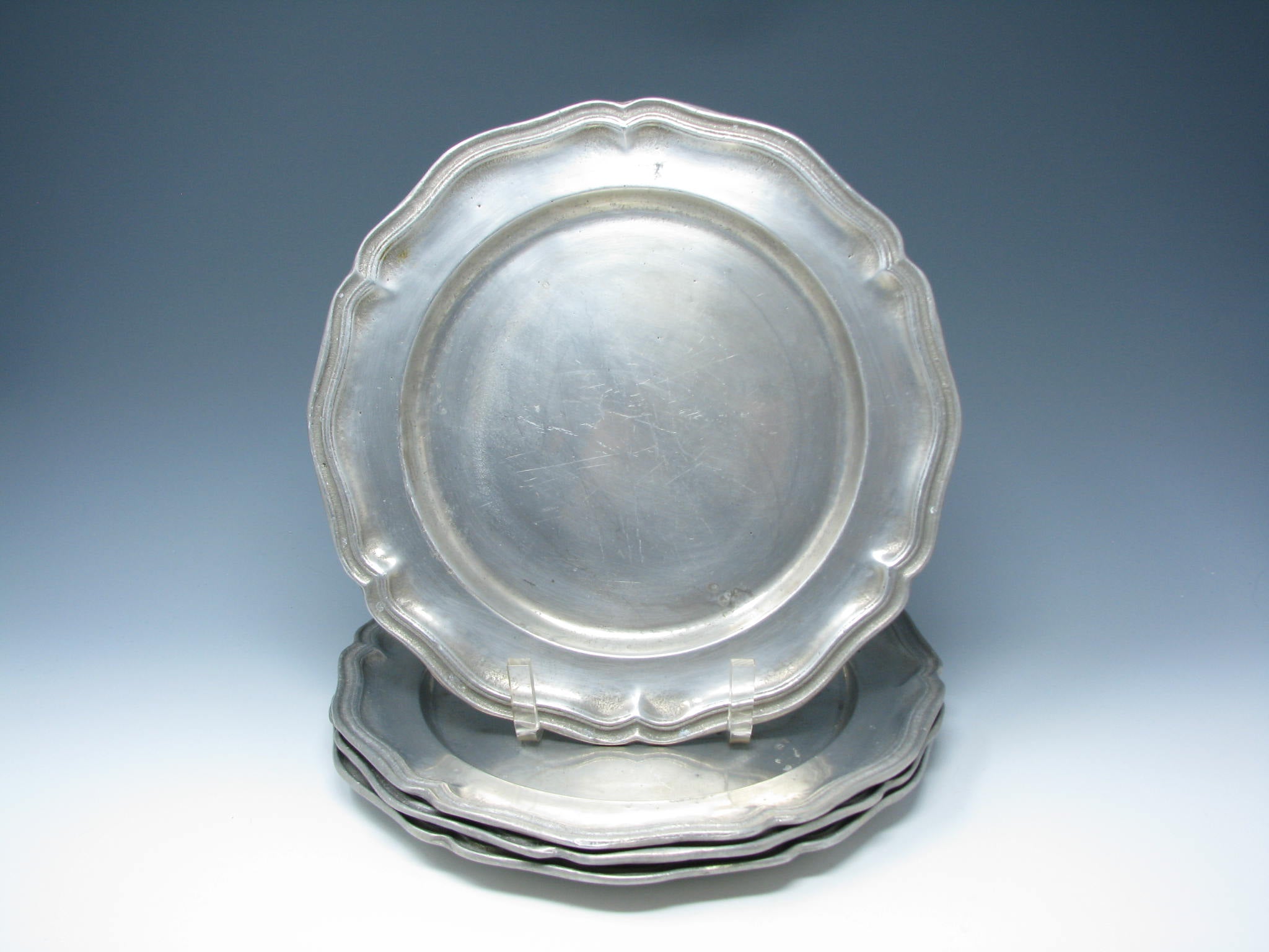 edgebrookhouse - Vintage Wilton Queen Anne Satin Hollowware Dinner Plates - 4 Pieces