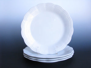 edgebrookhouse - 1980s Mikasa Allura White Scalloped Edge Dinner Plates - Set of 4