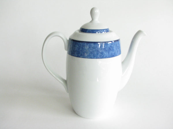 edgebrookhouse - Costa Verde Bright White Porcelain Tea Set with Blue Design - 26 Piece Set