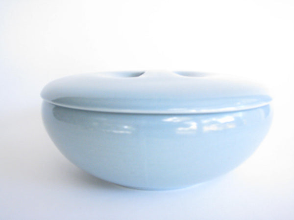 edgebrookhouse - Mid 20th Century Russel Wright Iroquois Casual China Ice Blue Medium Covered Casserole Baking Dish