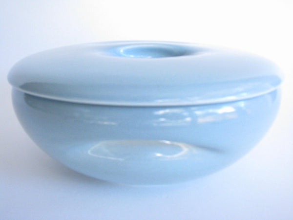 edgebrookhouse - Mid 20th Century Russel Wright Iroquois Casual China Ice Blue Medium Covered Casserole Baking Dish